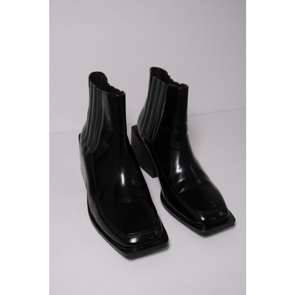 Intentionally Blank Leather Pull On Square Toe Block Heel Ankle Boots Women Sz 6